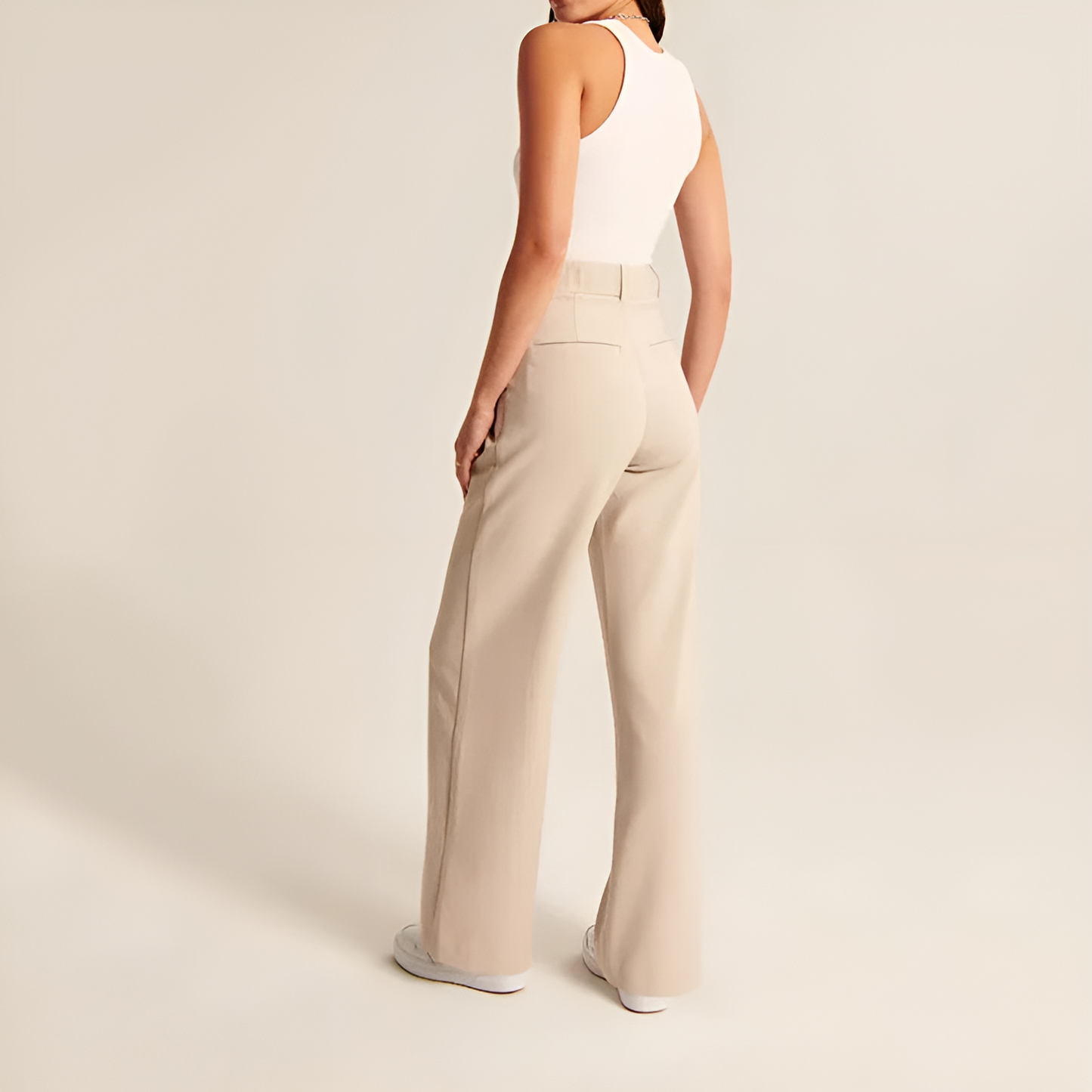 Valeria Chic: Trendy Flared Pants